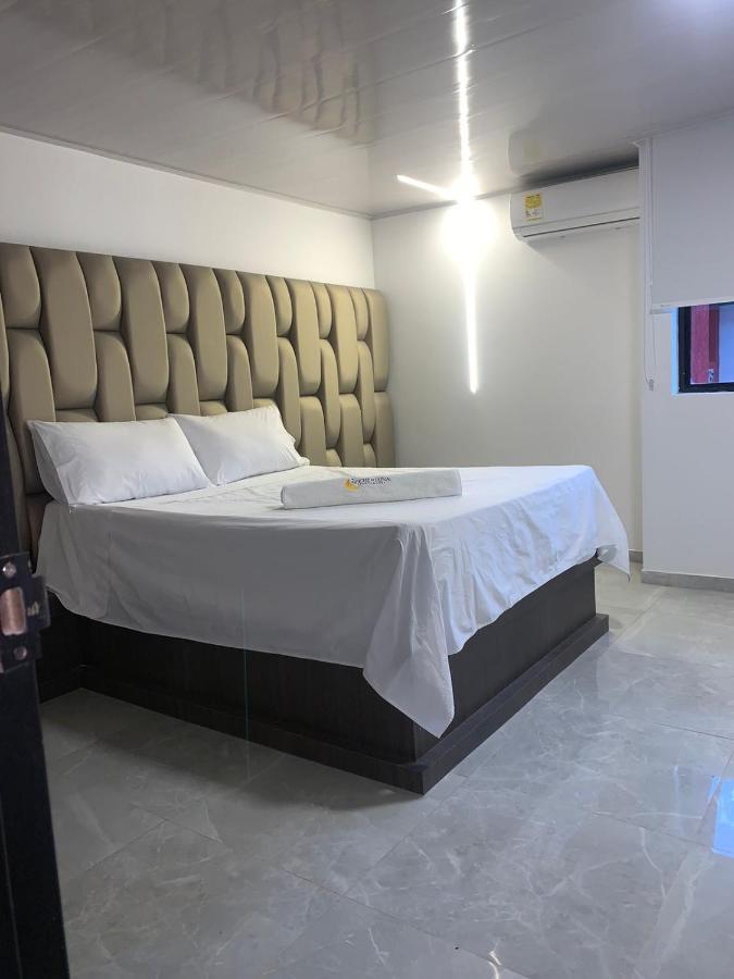 Ayenda Apartahotel Noche De Luna 卡利 外观 照片